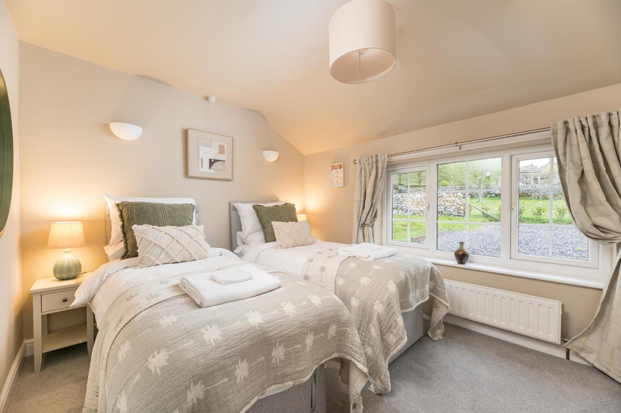 Central Malham Wellbeing Escape Hot Tub & Studio Екстер'єр фото