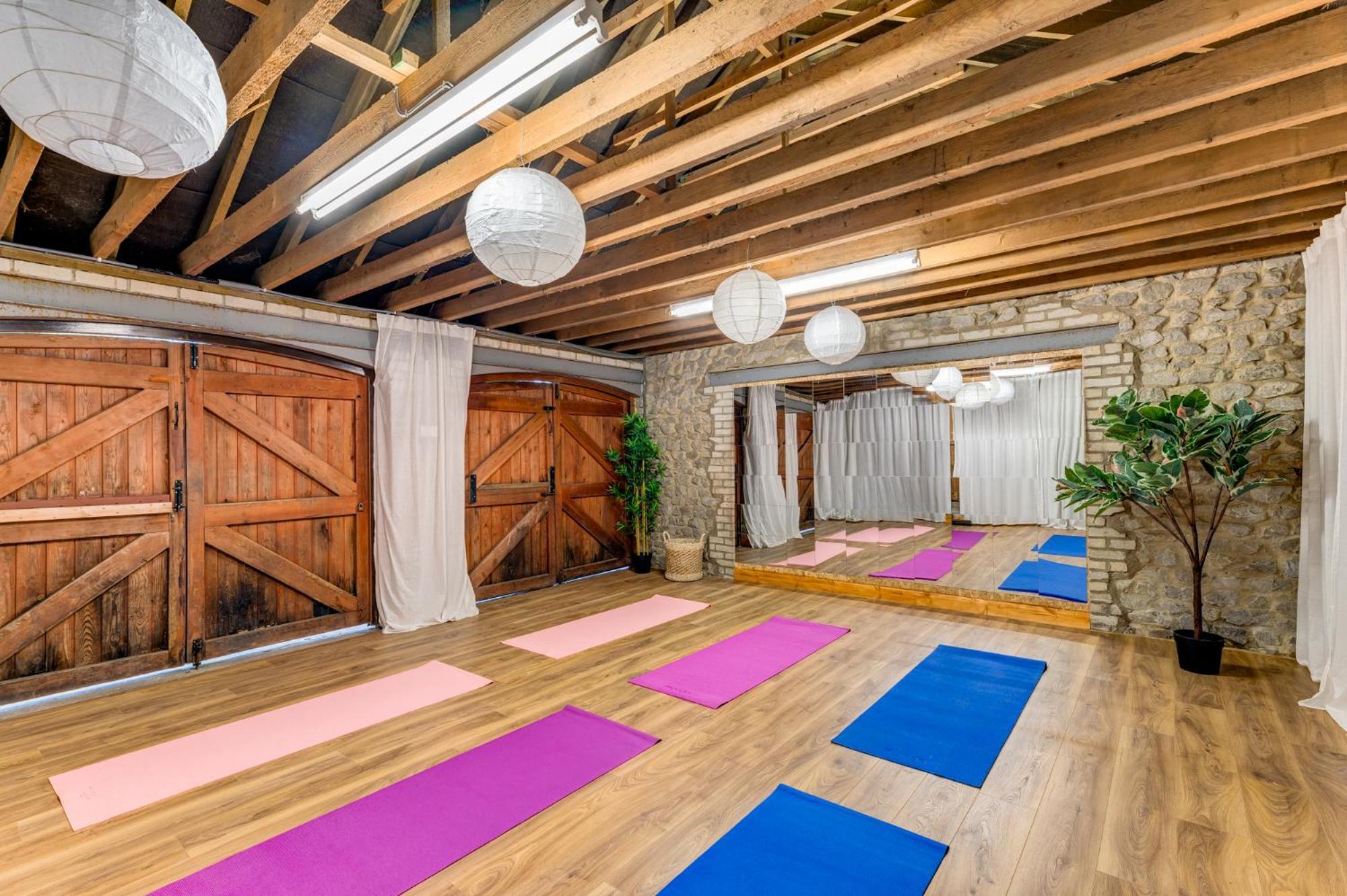 Central Malham Wellbeing Escape Hot Tub & Studio Екстер'єр фото