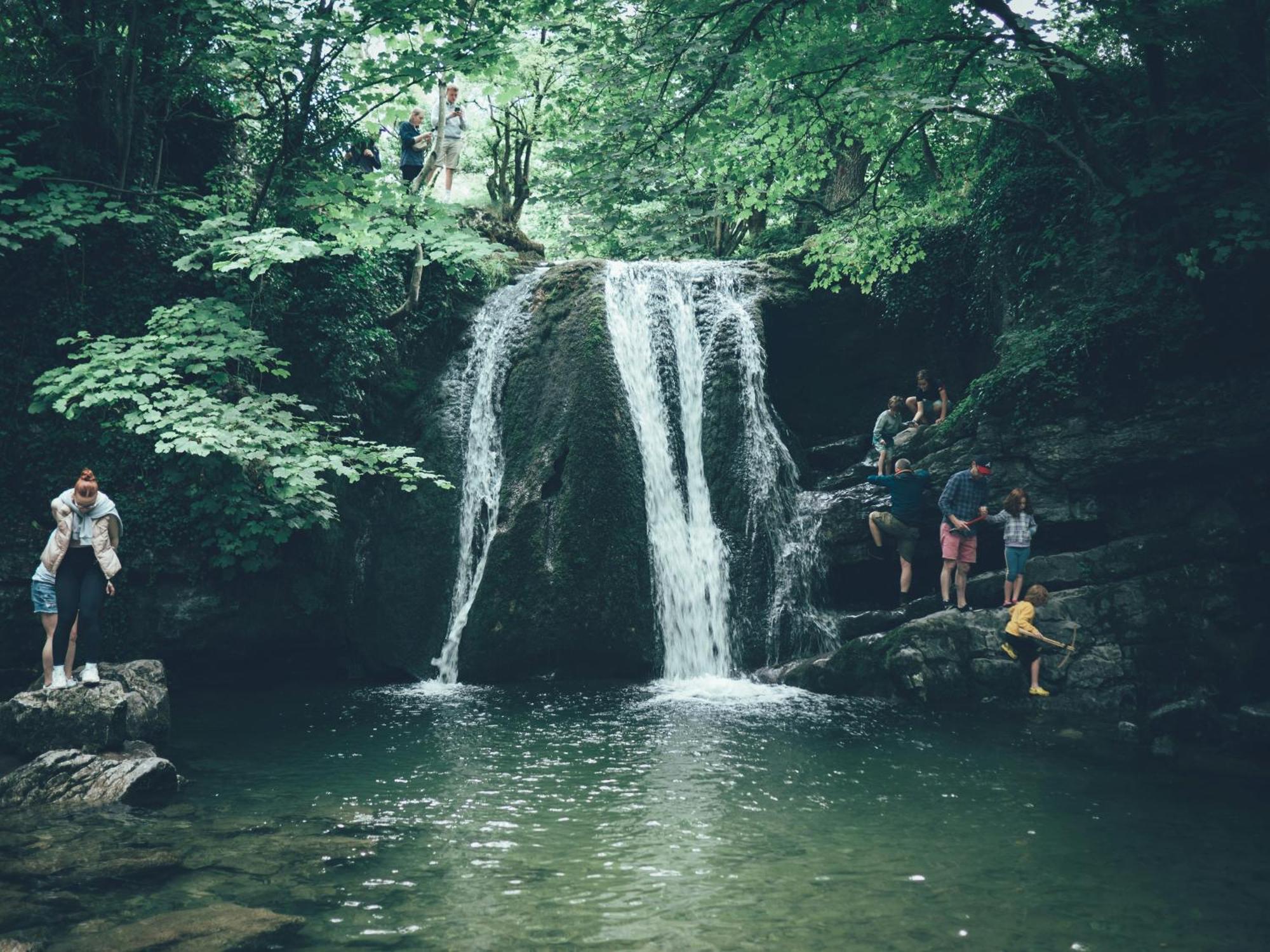 Central Malham Wellbeing Escape Hot Tub & Studio Екстер'єр фото